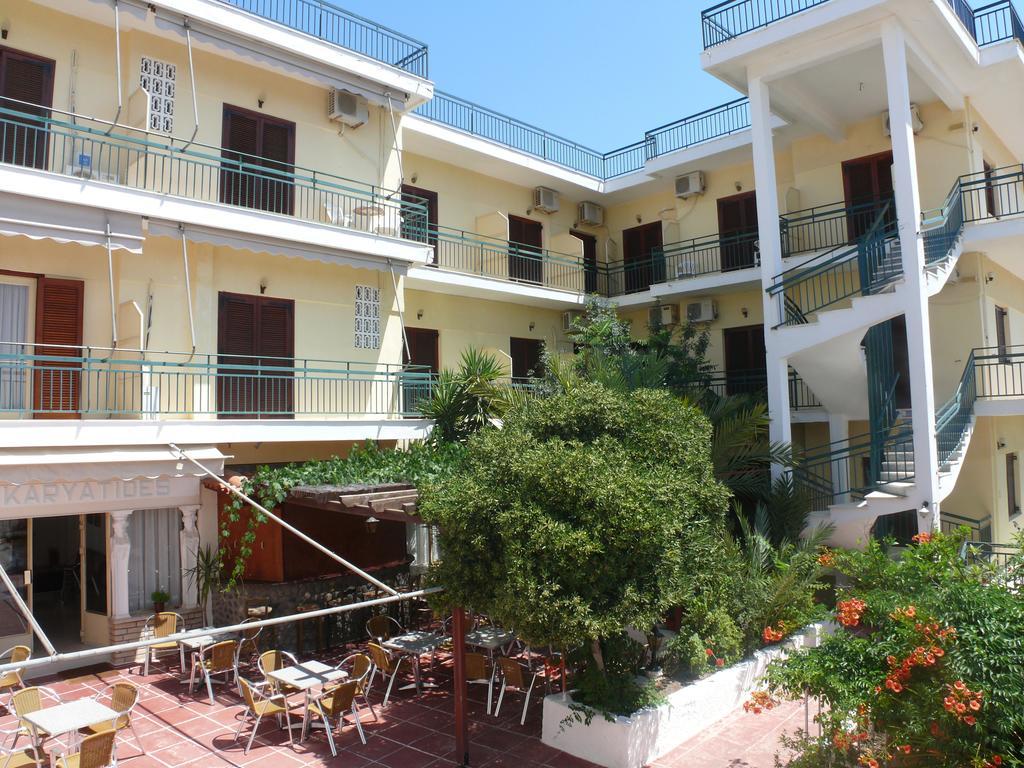 Hotel Karyatides Agia Marina  Exterior foto