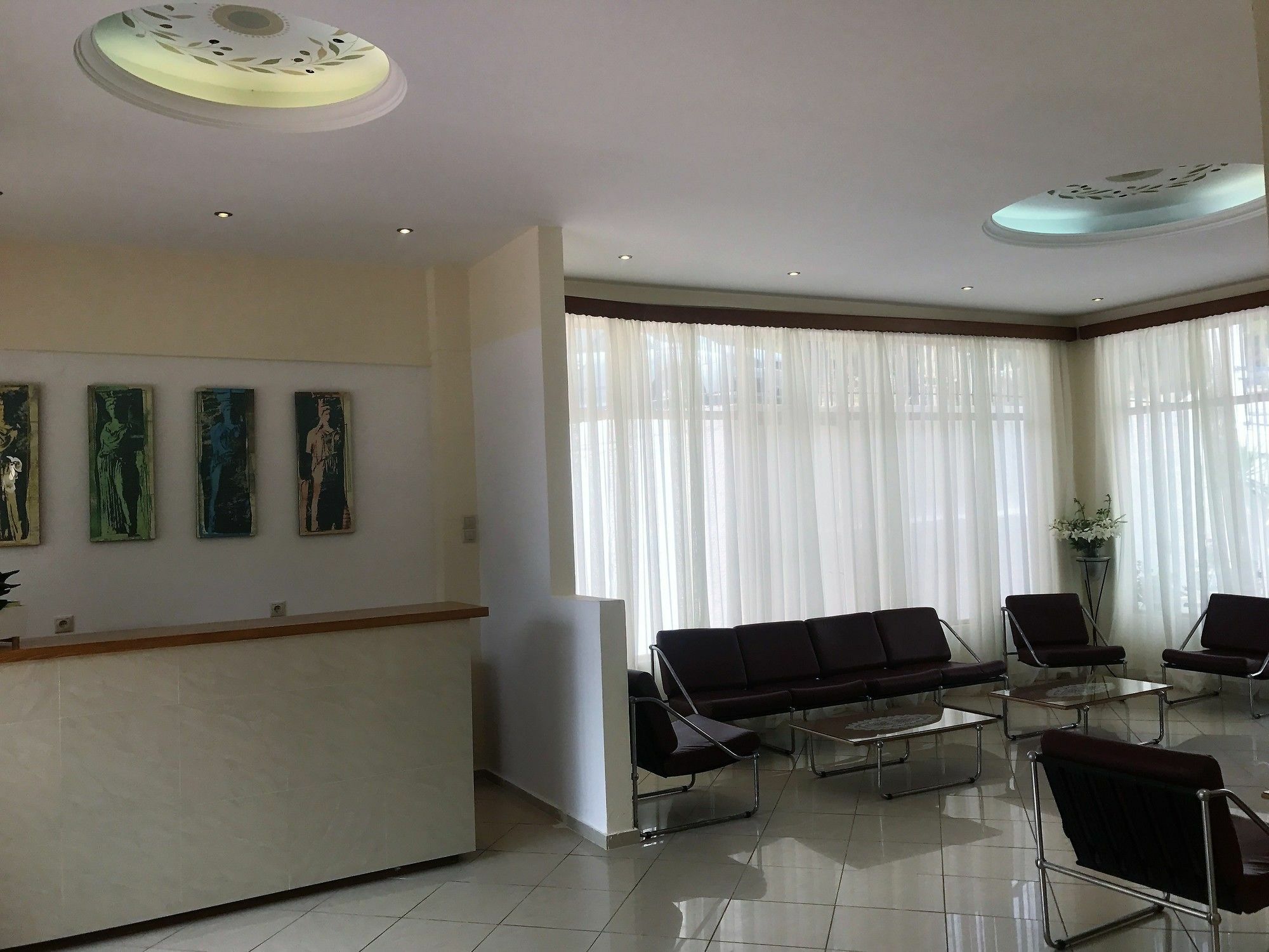 Hotel Karyatides Agia Marina  Exterior foto