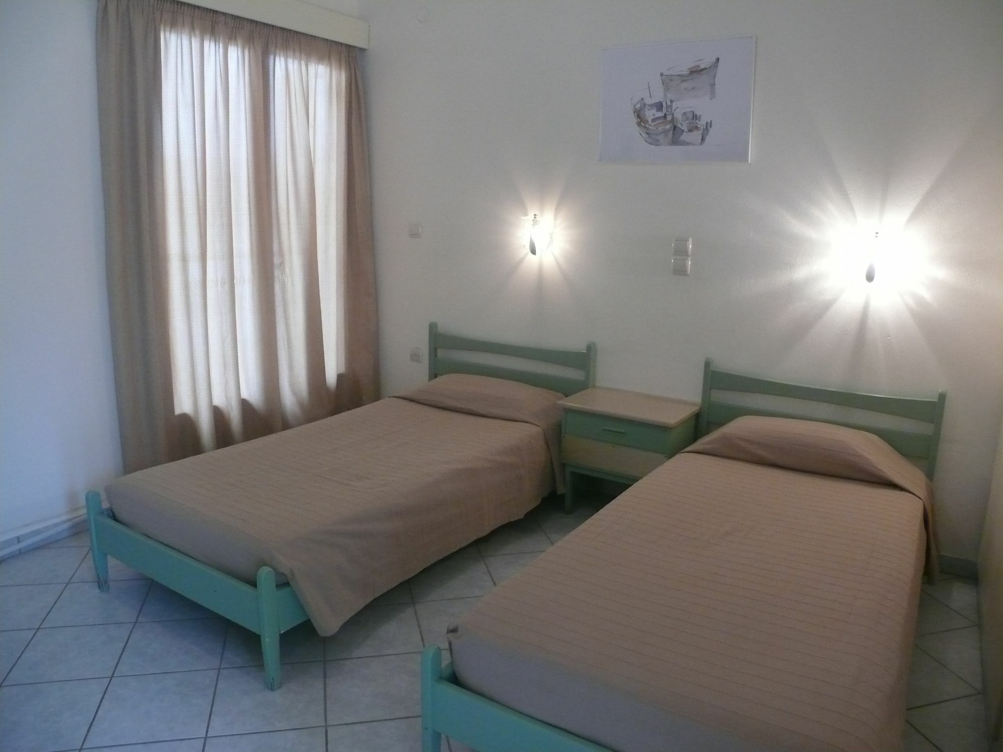 Hotel Karyatides Agia Marina  Exterior foto