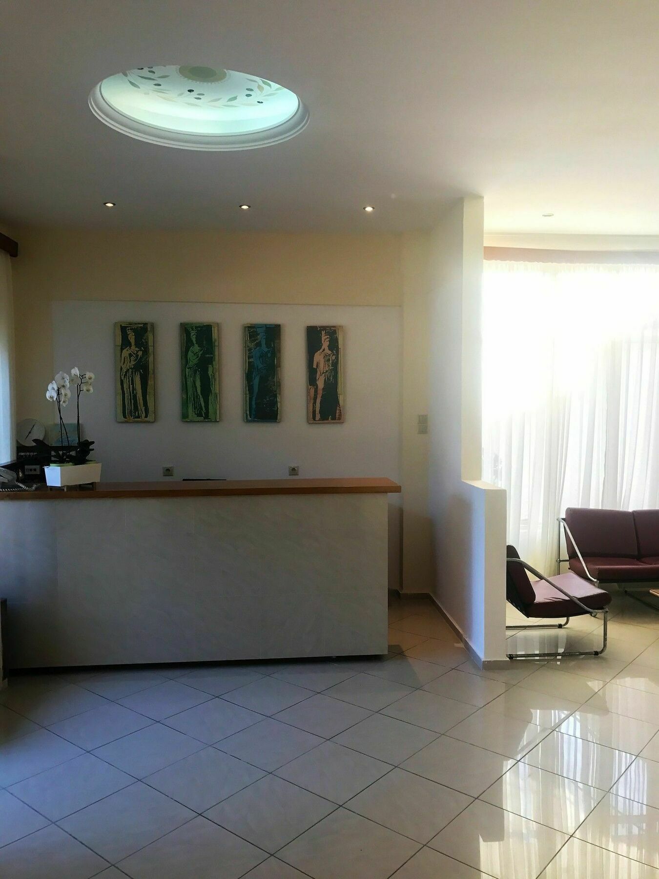 Hotel Karyatides Agia Marina  Exterior foto